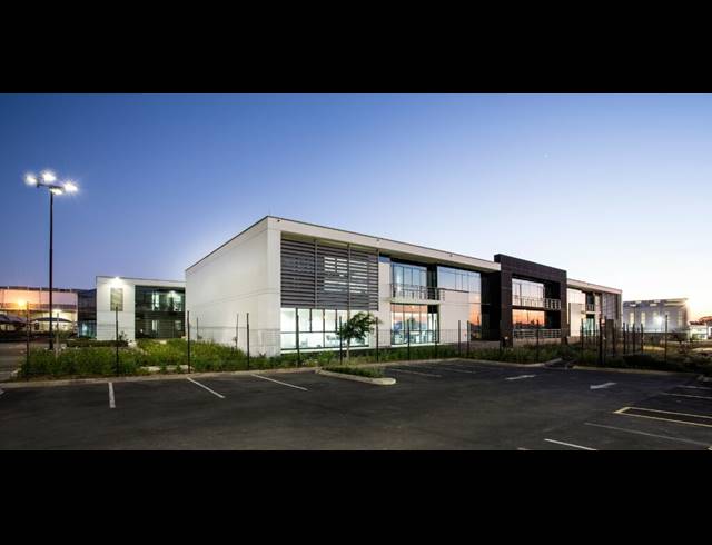 1,250M² OFFICE TO LET IN GLEN MARAIS